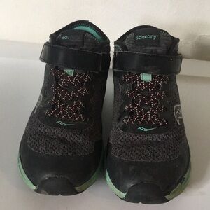 Girls Saucony High Top Sneakers: Size 13M